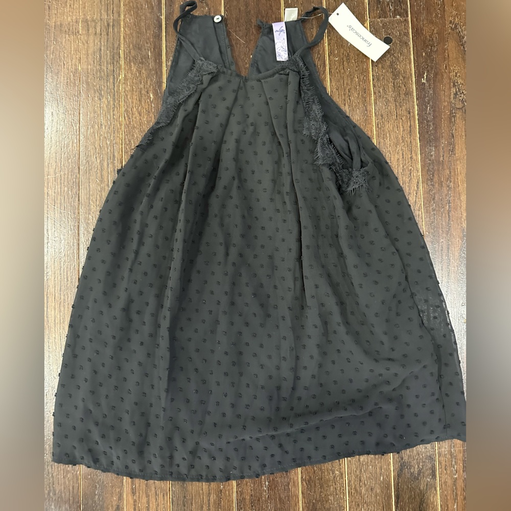 NWT - Francesca’s black polka dot dressy tank
